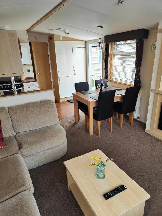 Holiday Home Sleeps Six Saint Leonards Exteriör bild